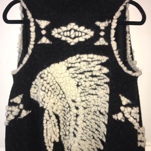 Black and white sleeveless wrap
